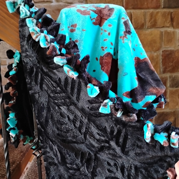Custom Teal Cow Print Fleece Tie Blanket - Picture 3 of 3
